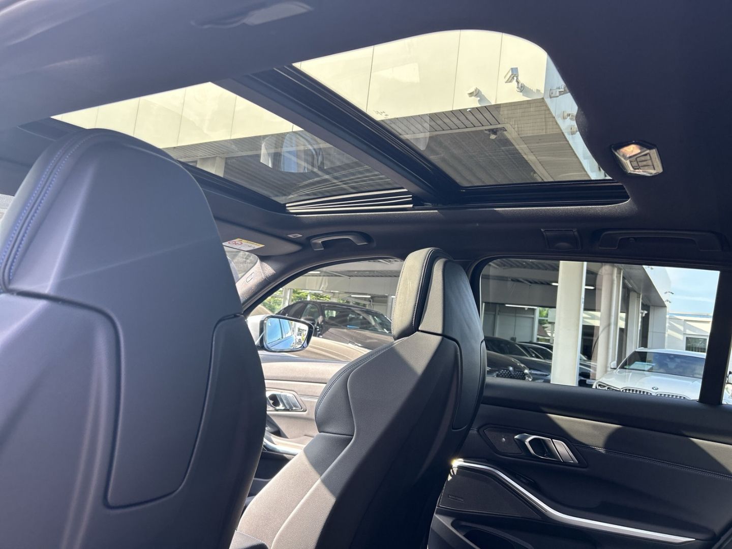 Fahrzeugabbildung ALPINA D3 S,xDrive,Touring,Panodach,AHK,H&KSound,HUD,RF