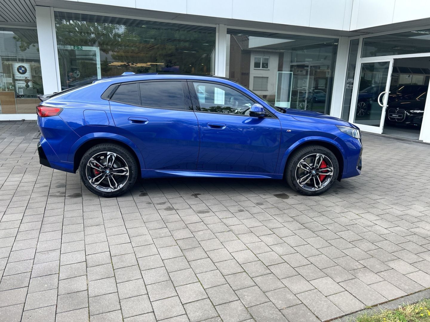 Fahrzeugabbildung BMW X2 20i sDrive M Sport Park-Assistent Sportpaket