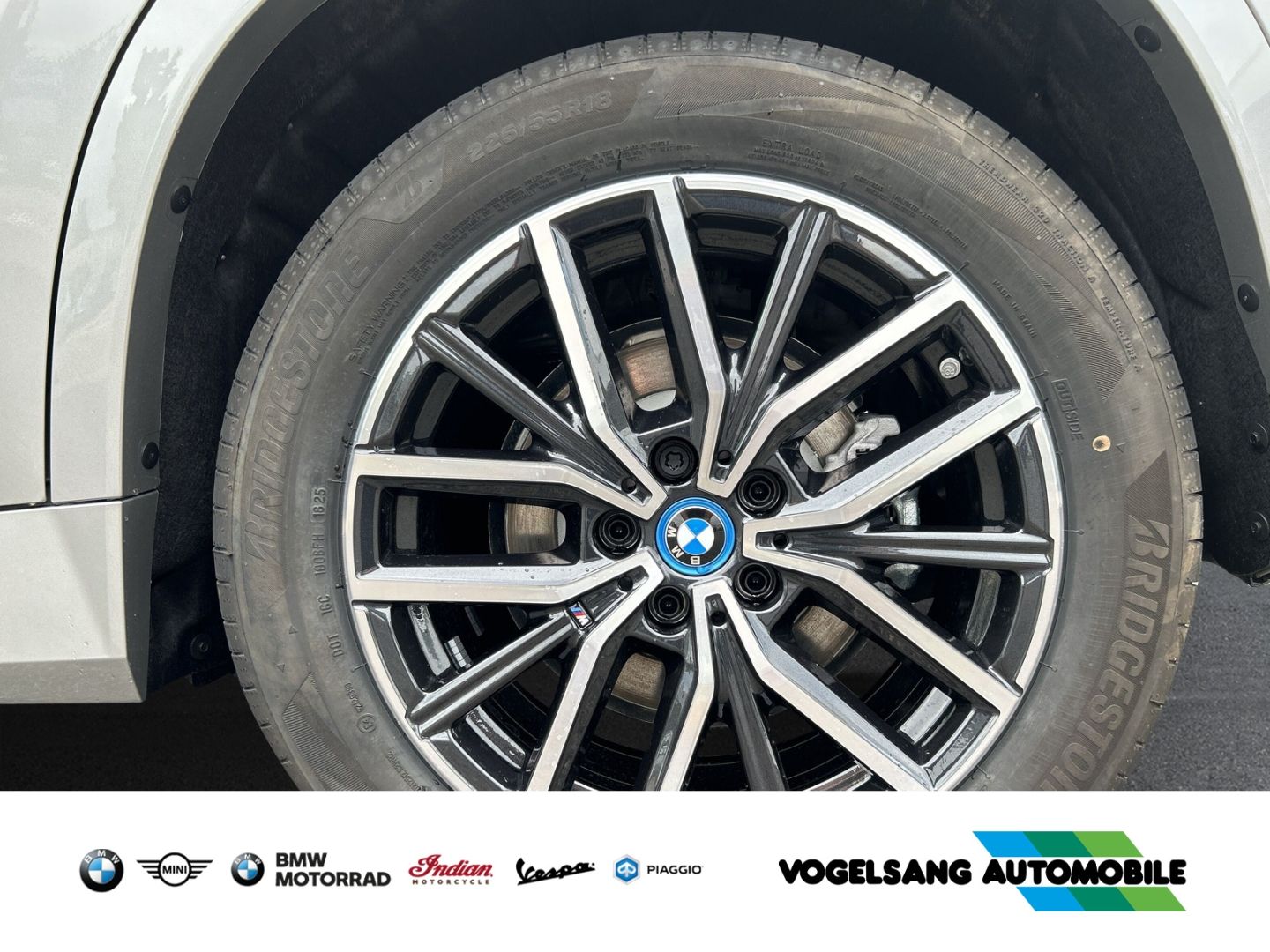 Fahrzeugabbildung BMW iX1 20 eDrive M Sport eDrive20 M Sport Sportpake