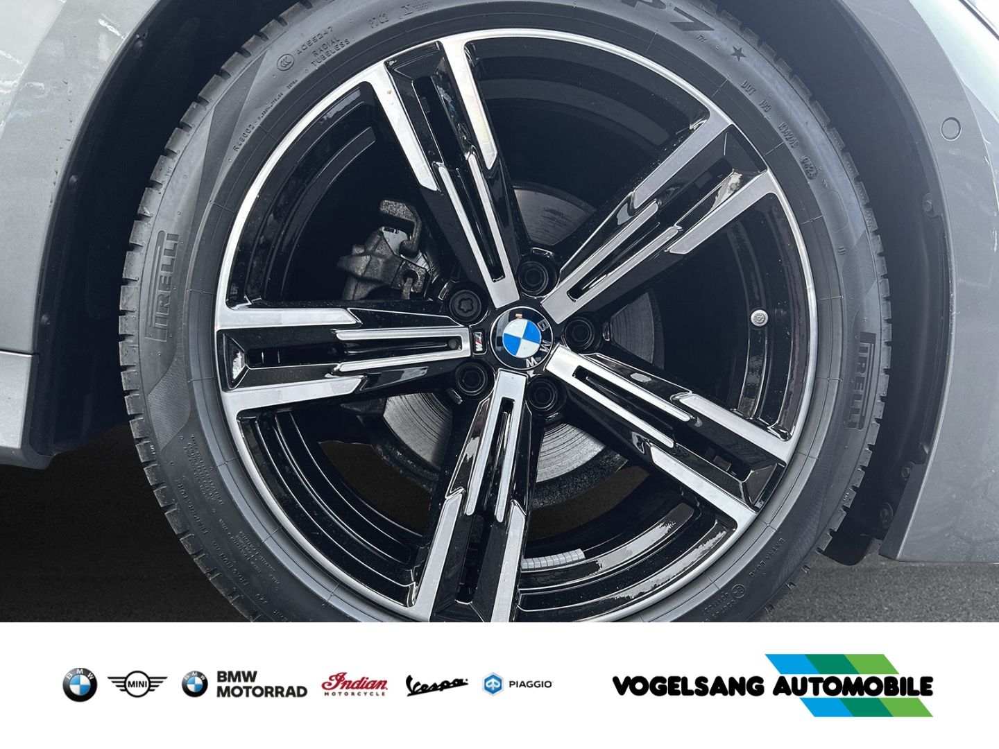 Fahrzeugabbildung BMW 318 iTouring,M Sport,HeadUp,Rückfahrk.,DrivingAs