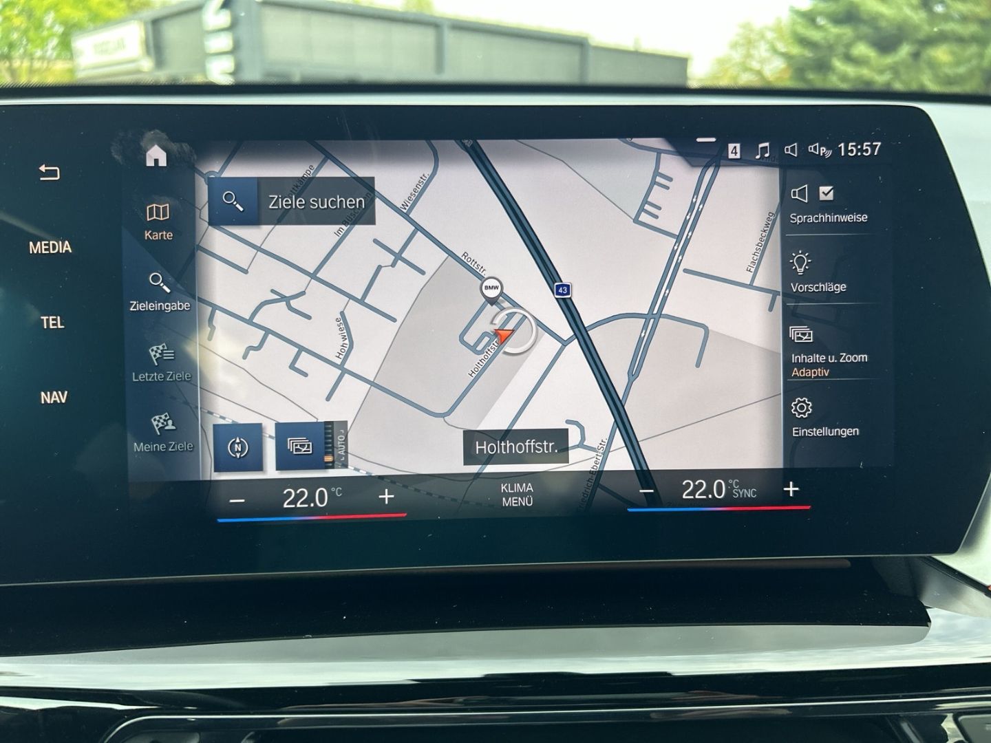 Fahrzeugabbildung BMW X1 xDrive23iA,M Sport,AHK,DrivingAssistentPlus,L