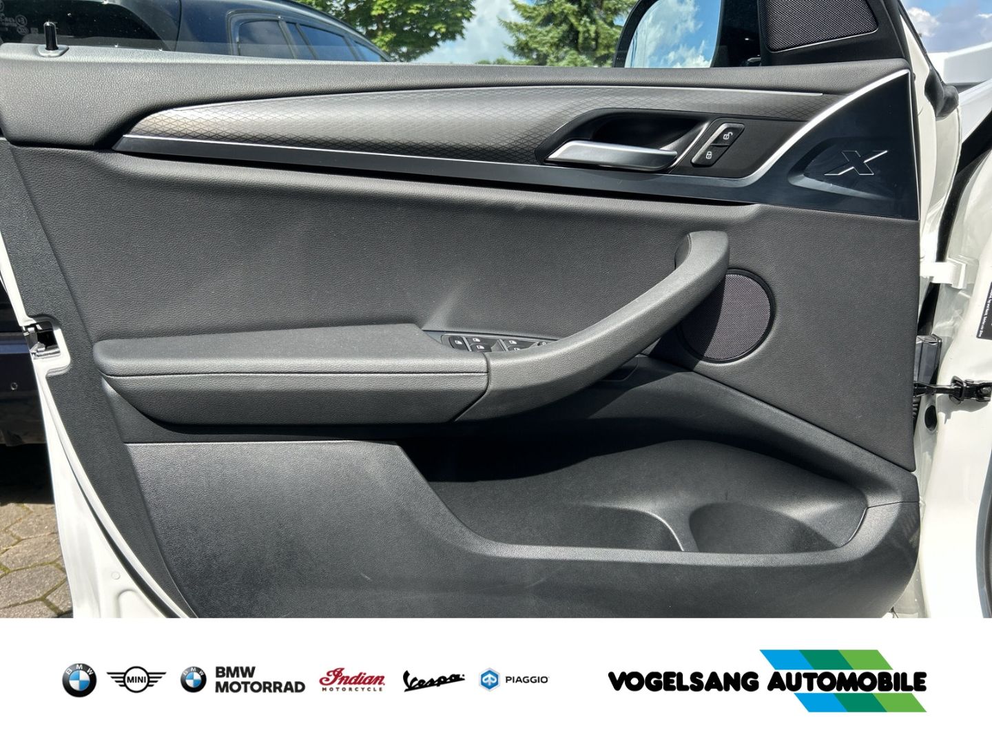 Fahrzeugabbildung BMW X3 20 d M Sport AHK Head-Up HiFi DAB LED