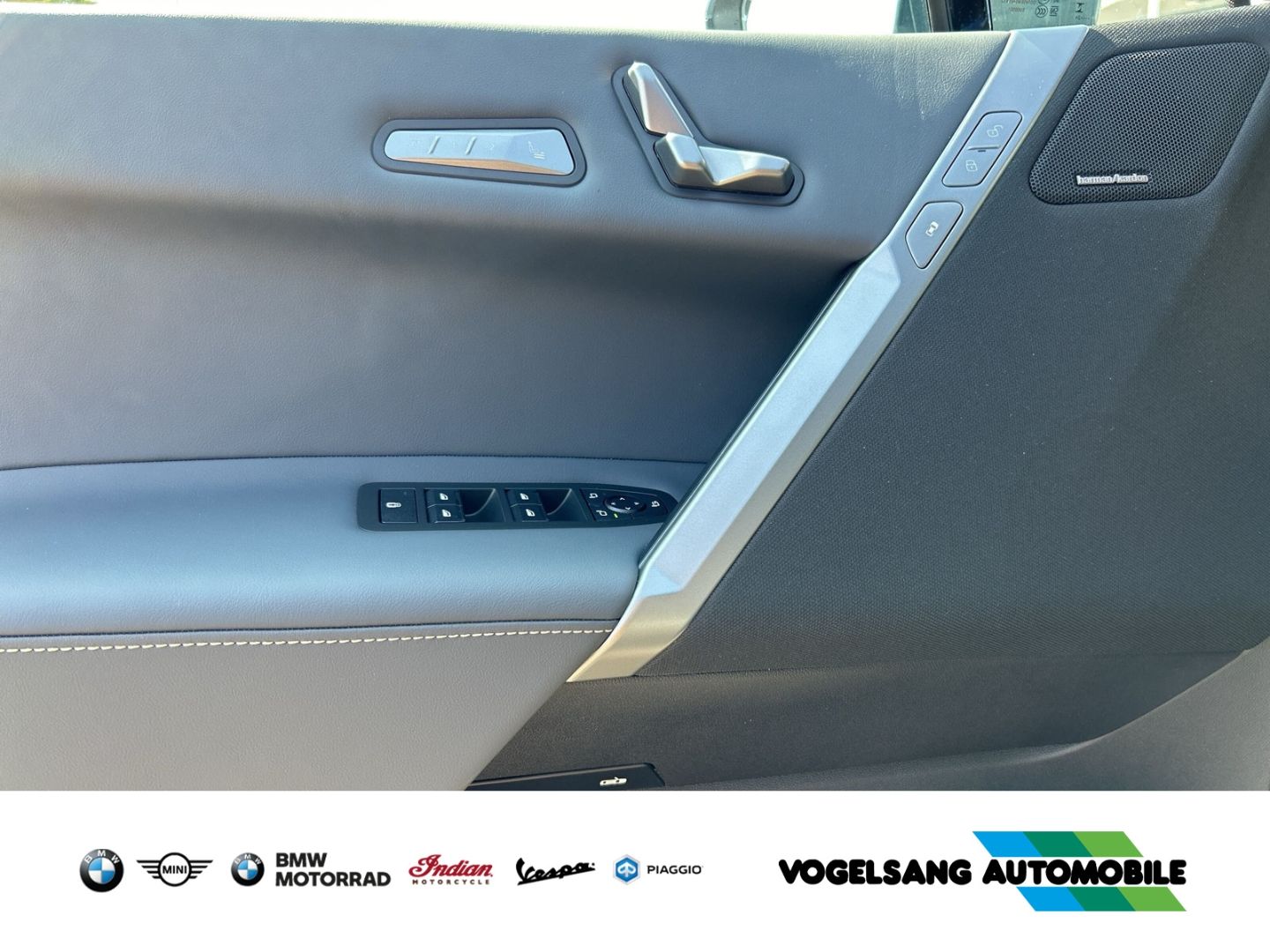Fahrzeugabbildung BMW iX 60 M Sport Park-Assistent Sportpaket HUD Luft