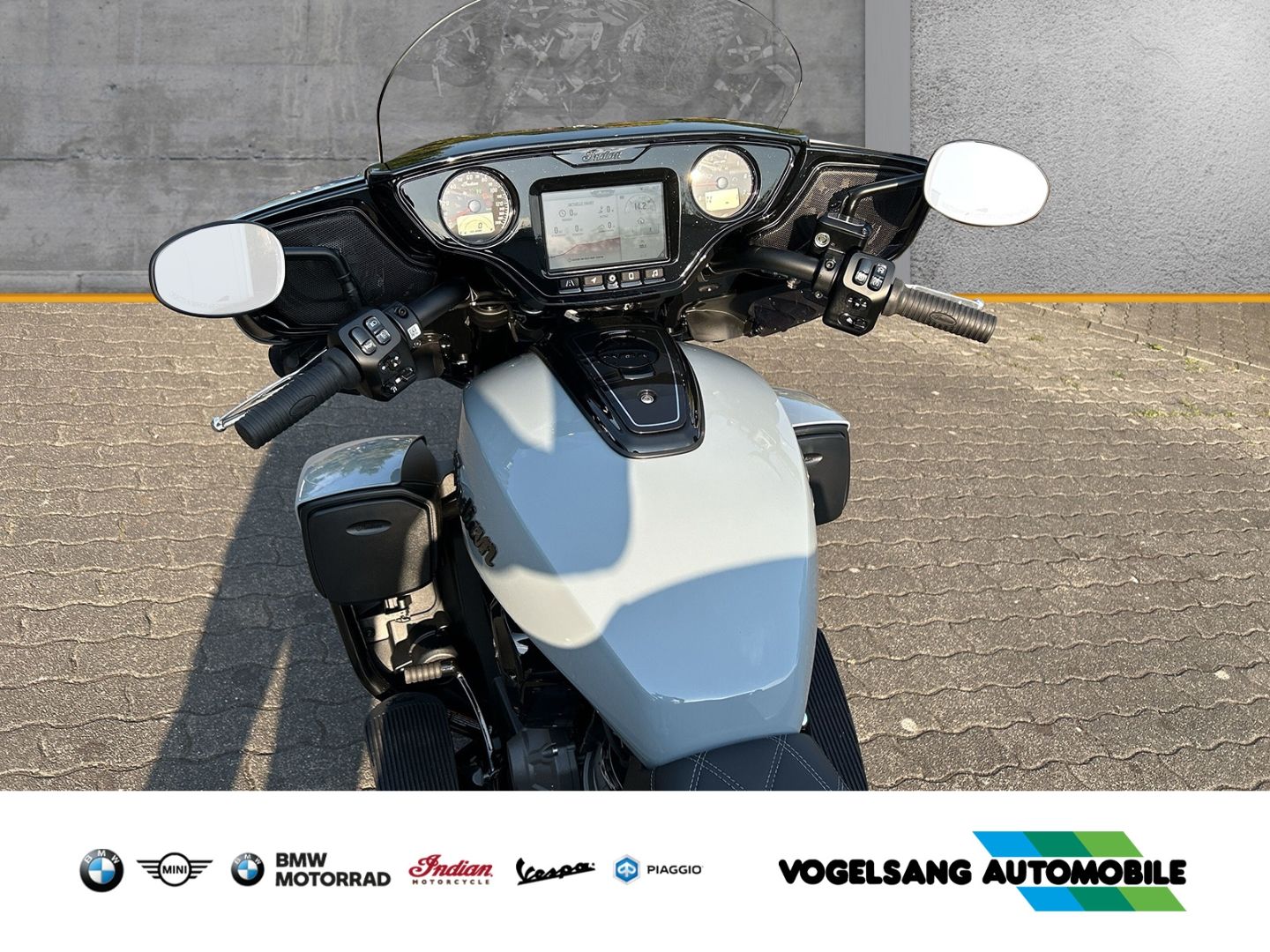 Fahrzeugabbildung Indian Roadmaster Powerplus Dark Horse