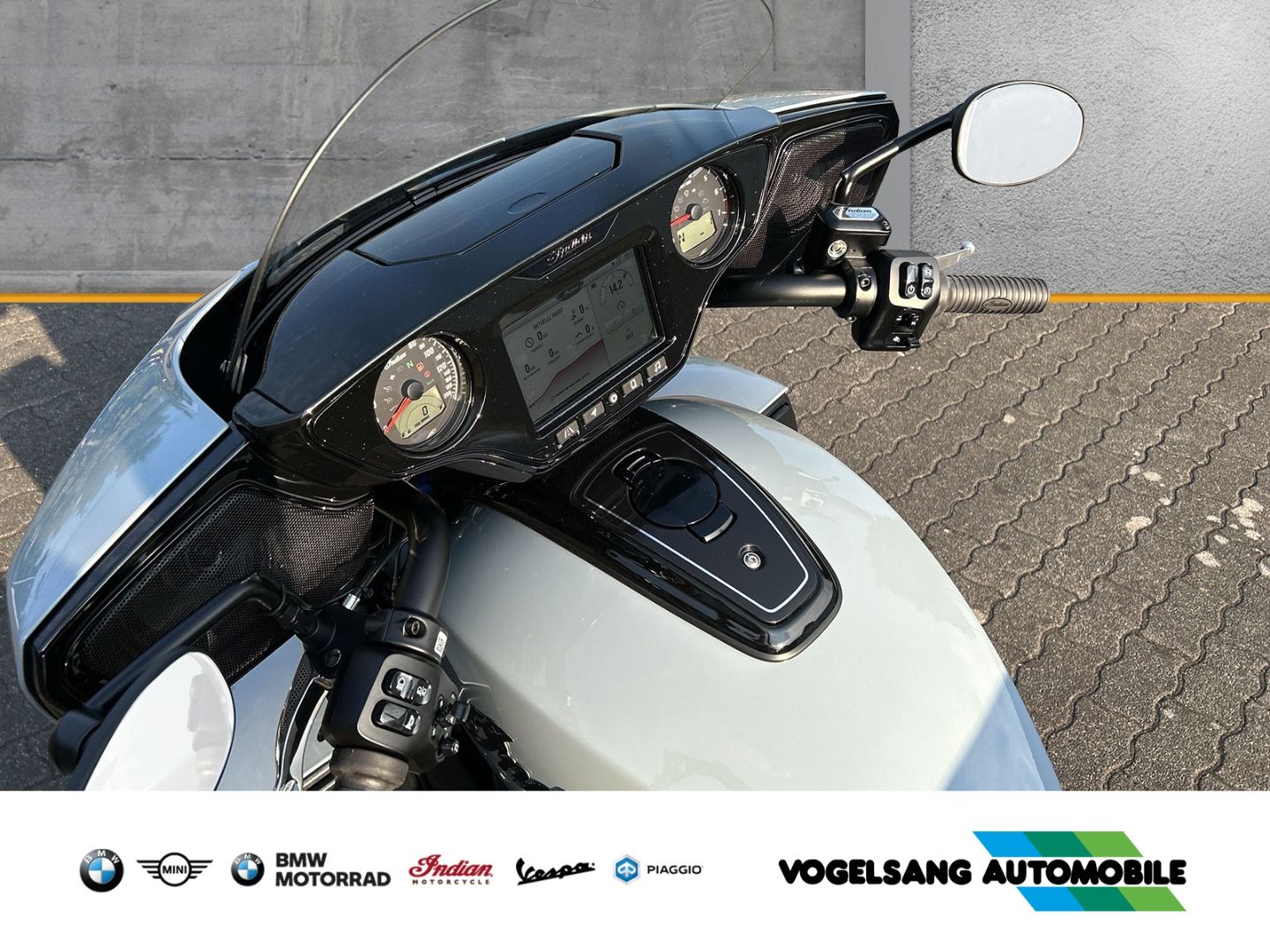 Fahrzeugabbildung Indian Roadmaster Powerplus Dark Horse