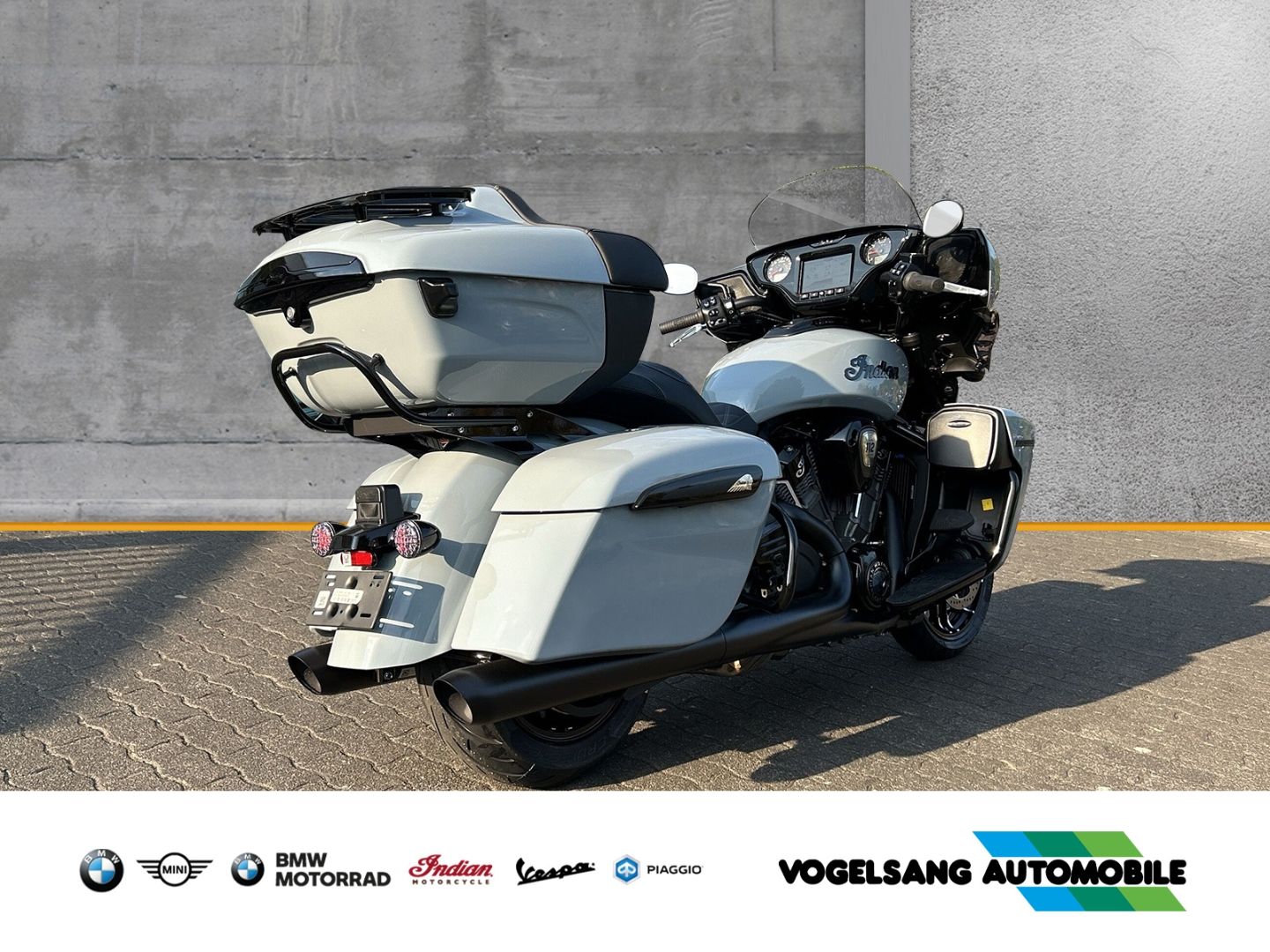 Fahrzeugabbildung Indian Roadmaster Powerplus Dark Horse