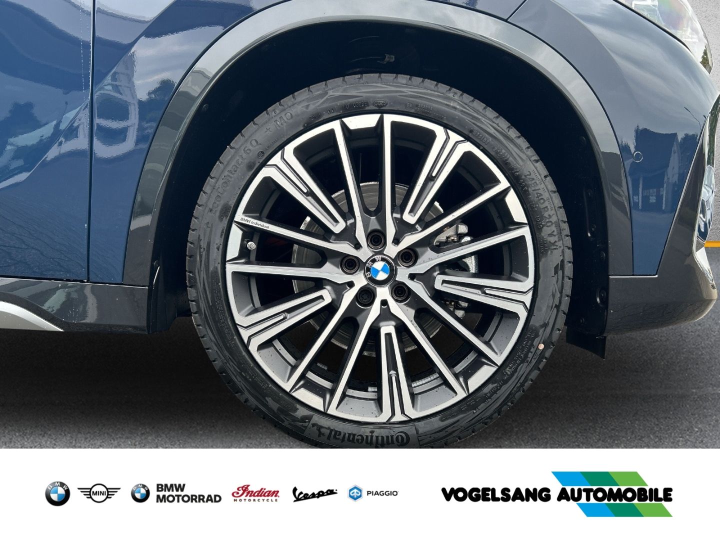 Fahrzeugabbildung BMW iX1 xDrive 30e xLine Park-Assistent HUD AD AHK-k