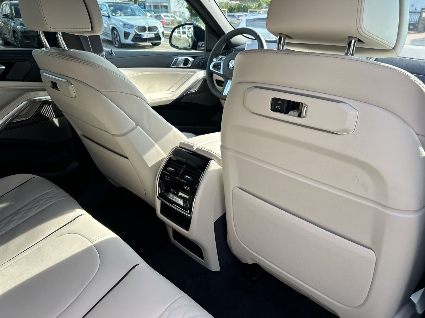 Fahrzeugabbildung BMW X6 xDrive 40 d M Sport Pro Luftfederung AD Nivea