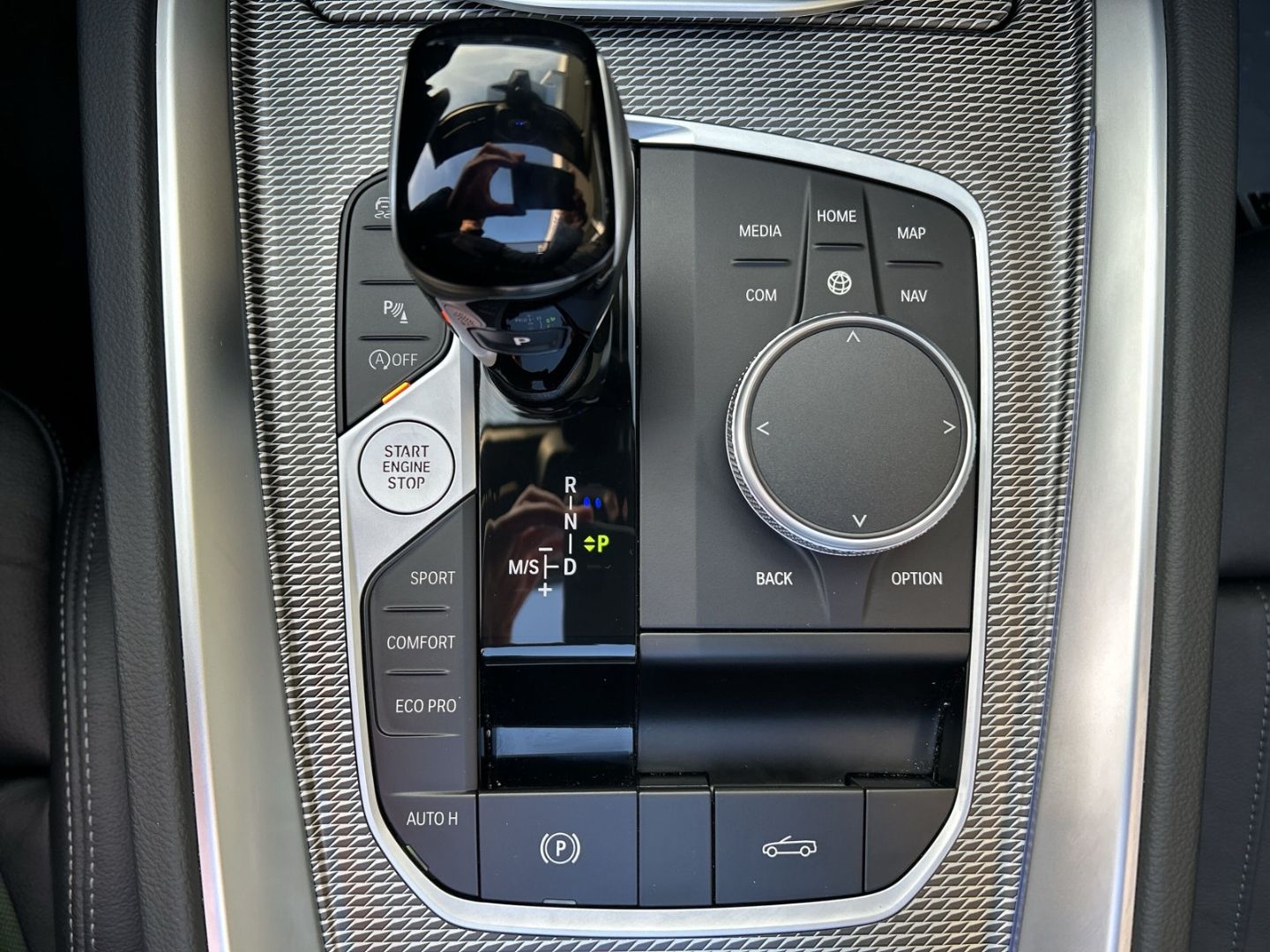 Fahrzeugabbildung BMW Z4 M40i HeadUp,H&KSound,LMFelge19''schwarz,LEDSc