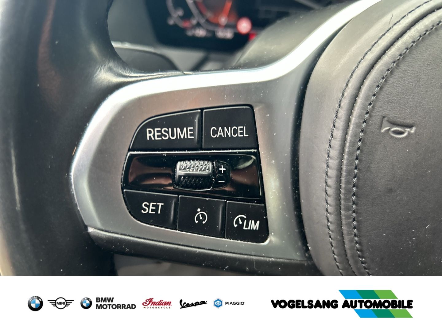 Fahrzeugabbildung BMW 118 Sport Line Head-Up Navi groß Harman/Kardon L