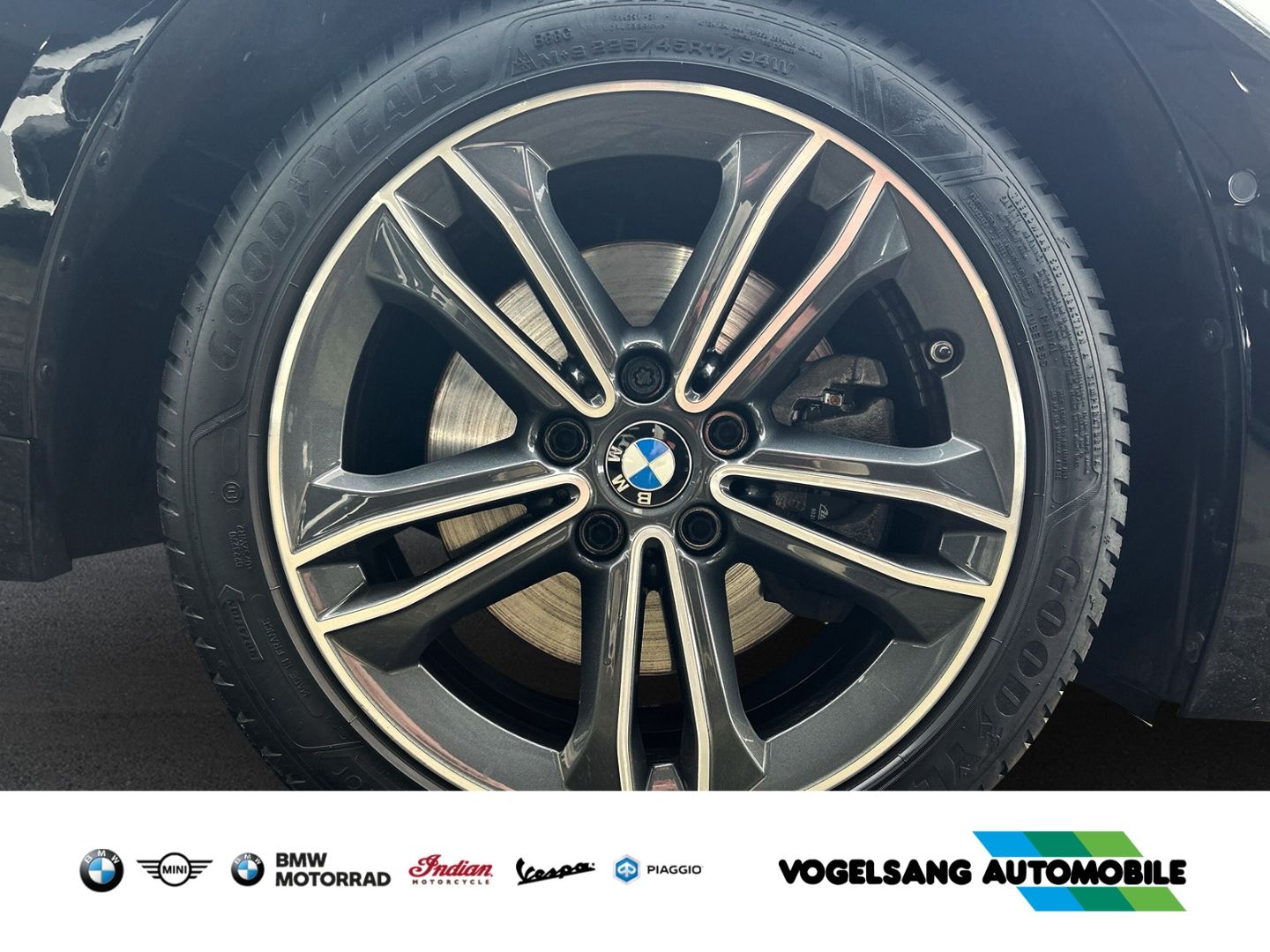 Fahrzeugabbildung BMW 118 Sport Line Head-Up Navi groß Harman/Kardon L