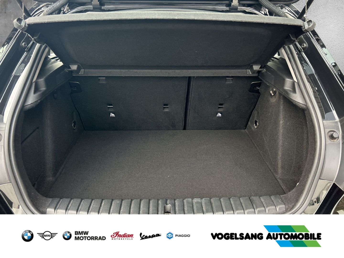 Fahrzeugabbildung BMW 118 Sport Line Head-Up Navi groß Harman/Kardon L